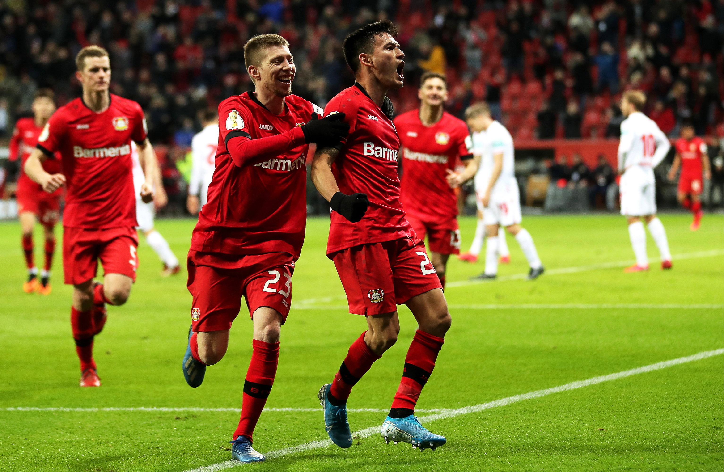 开云官方在线入口-莱万多夫斯基迎来十赛季出色发挥，巴塞罗那观众热烈欢呼！-开云官方在线入口