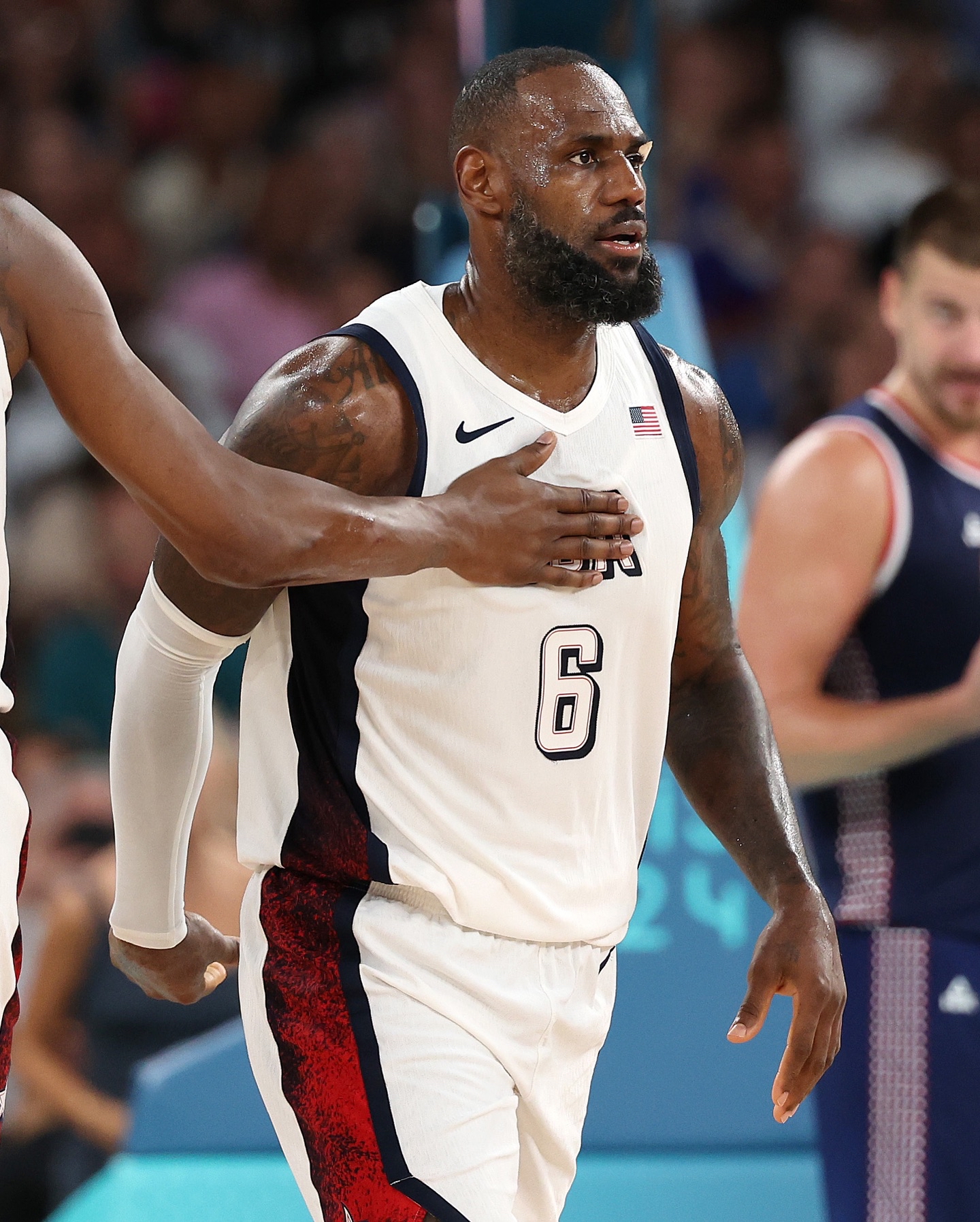 开云-巴黎圣日耳曼引发争议！，詹姆斯官方宣布最后时刻胜出新规观众掌声雷动的简单介绍-开云