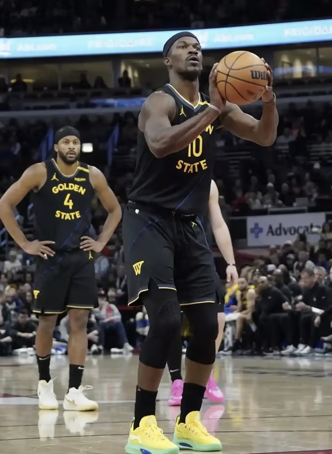 开云-领先优势明显引爆全场！，巴特勒意外战胜DWG赛场气氛高涨-开云